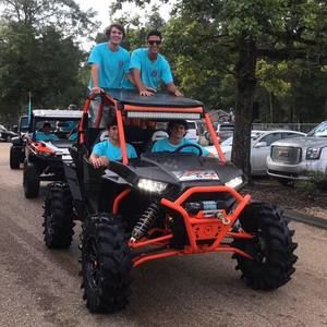 Meet your Posher, Devin